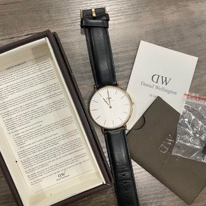 Daniel Wellington gold rim watch 38mm